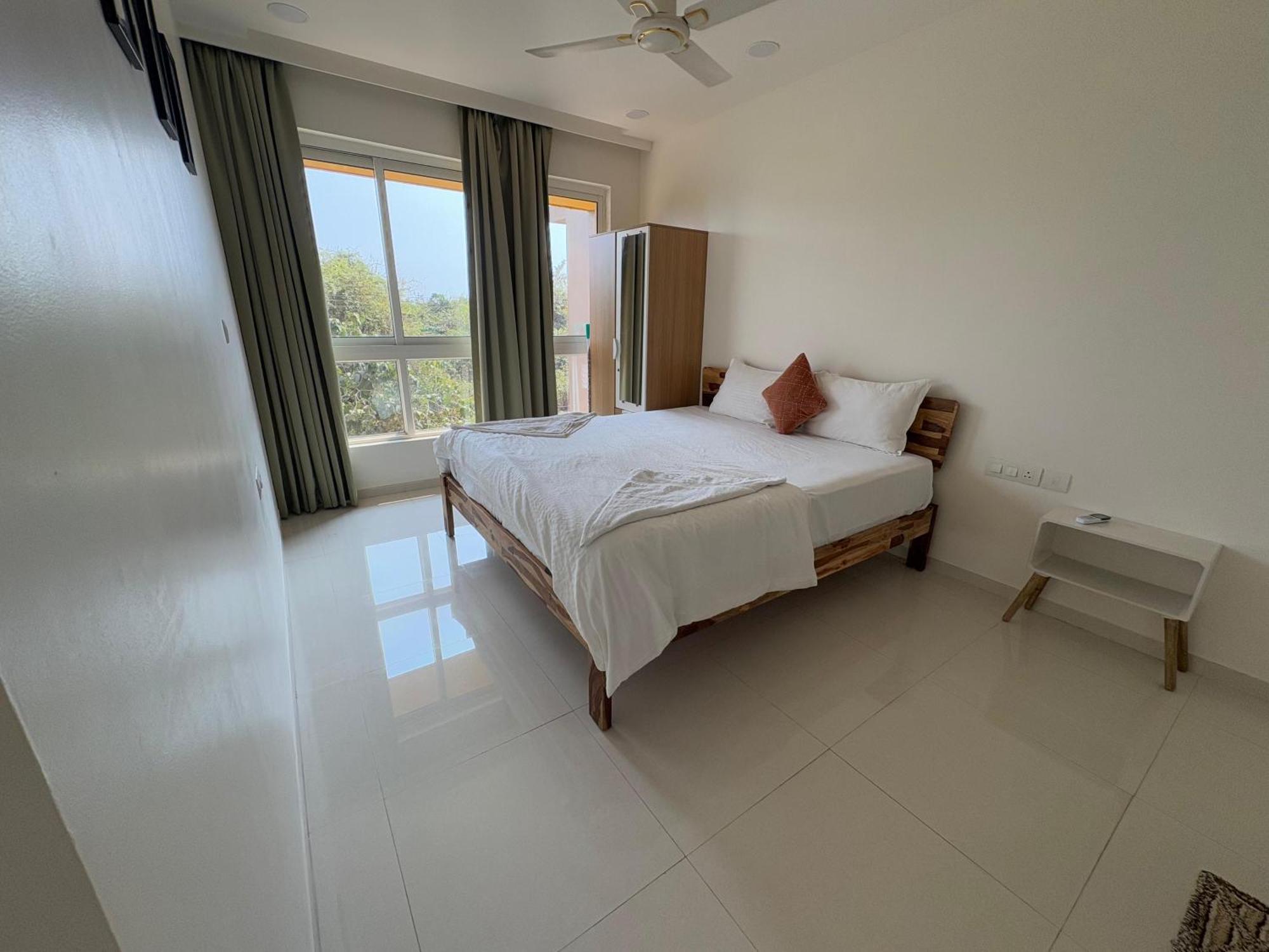 Good Stay 2Bhk Pool Apartment 10 Mins From Dabolim Airport Goa 102 Consua ภายนอก รูปภาพ
